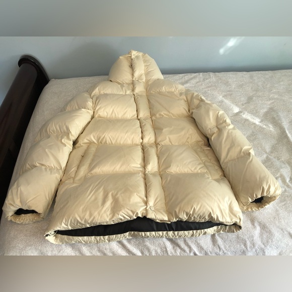 Womens aritzia mega puff jacket - Picture 4 of 16